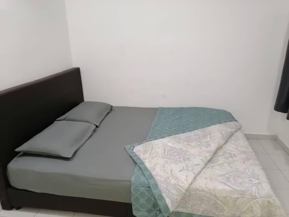 Mesahill Nilai 2 Room Condo - Fast Wifi, Amazing Pool & Tv Екстер'єр фото