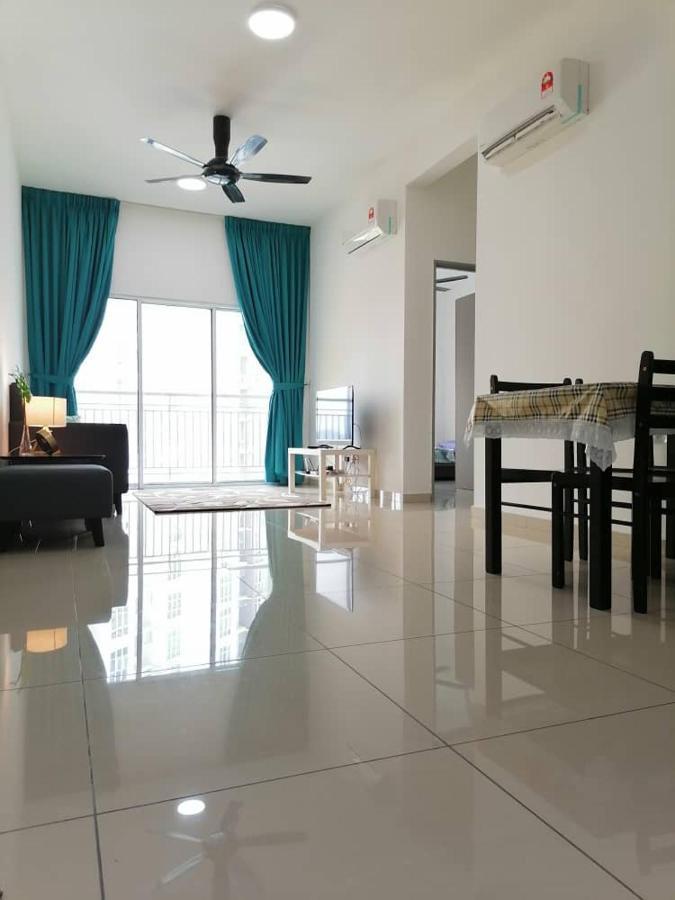Mesahill Nilai 2 Room Condo - Fast Wifi, Amazing Pool & Tv Екстер'єр фото