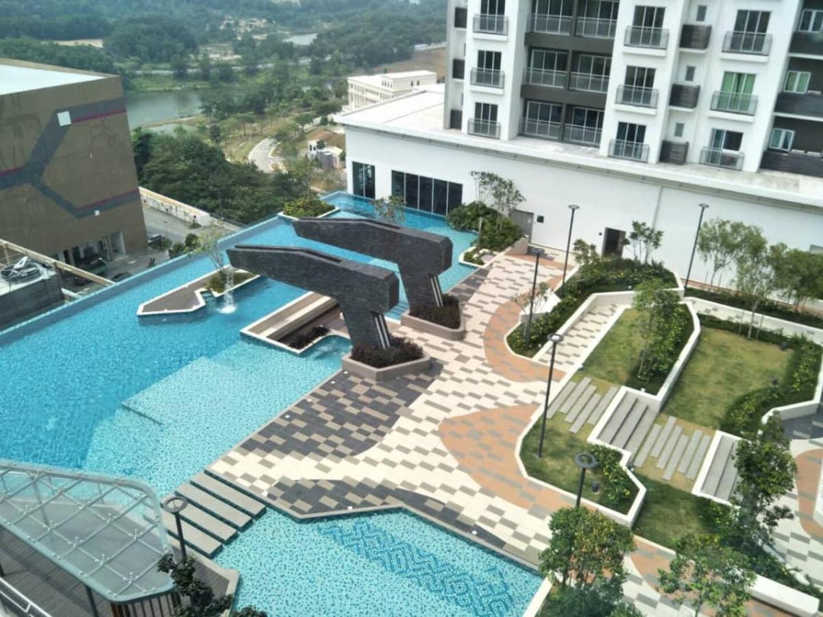 Mesahill Nilai 2 Room Condo - Fast Wifi, Amazing Pool & Tv Екстер'єр фото
