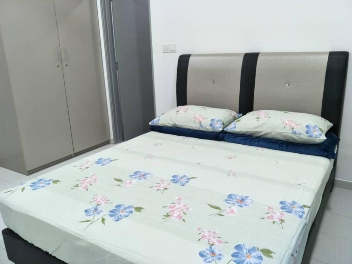 Mesahill Nilai 2 Room Condo - Fast Wifi, Amazing Pool & Tv Екстер'єр фото